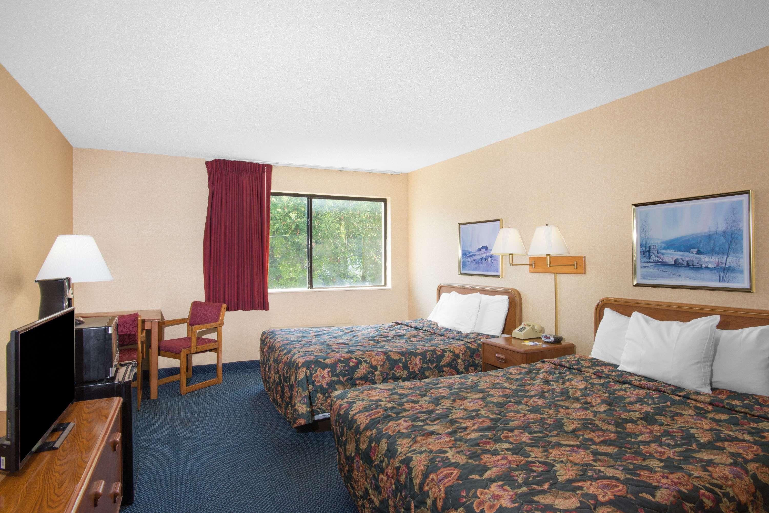 Days By Wyndham Auburn/finger Lakes Region Hotel