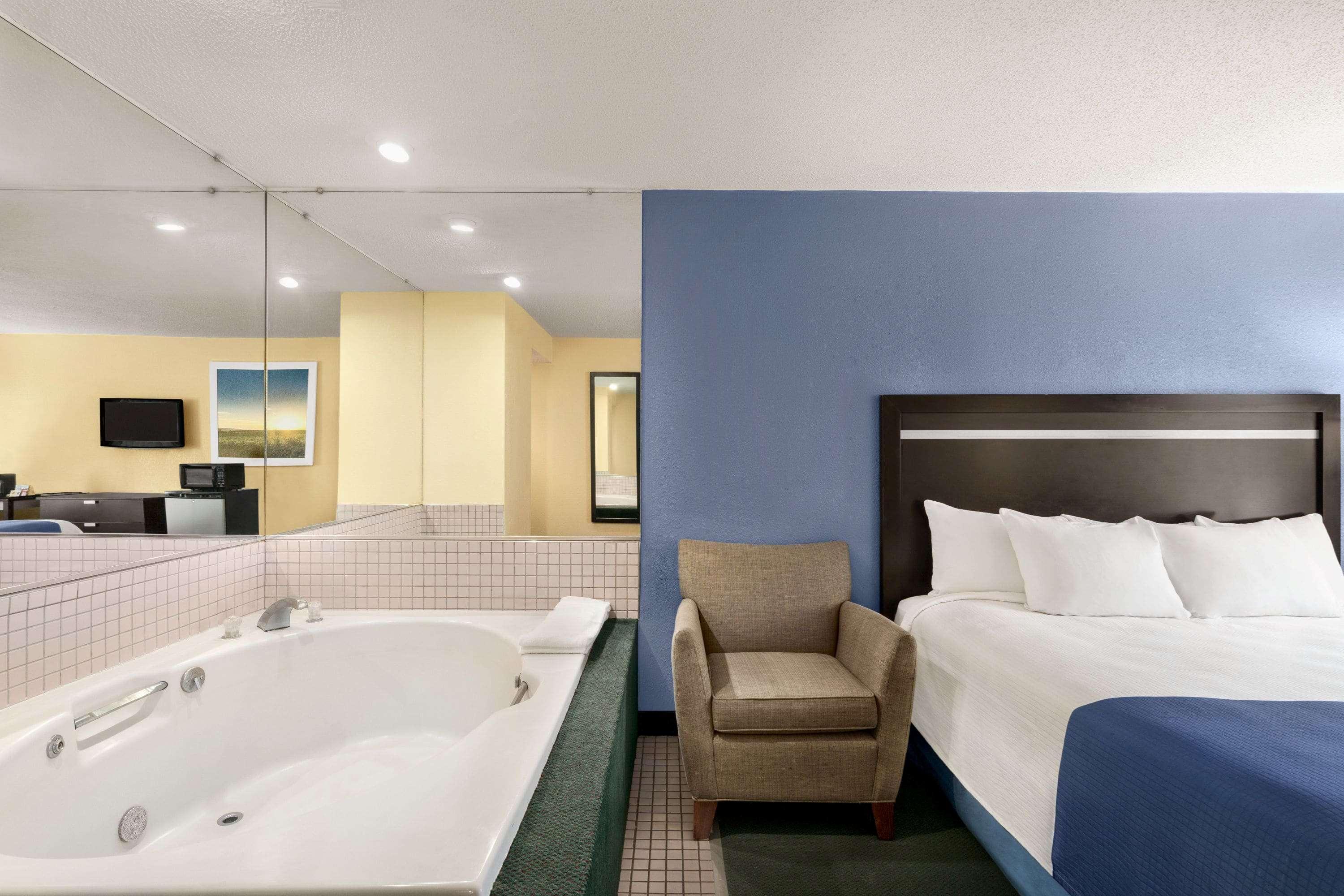 Hotel Days By Wyndham Auburn/finger Lakes Region