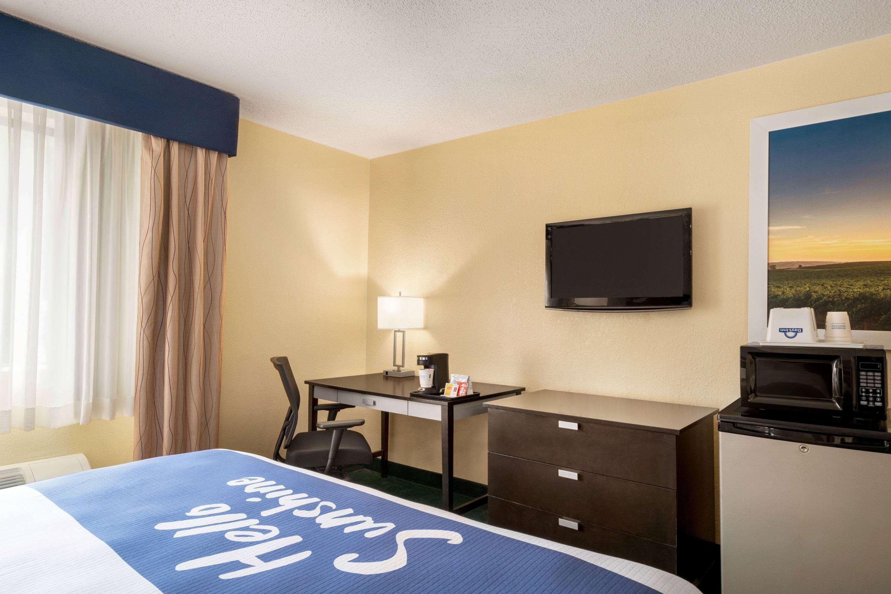 Days By Wyndham Auburn/finger Lakes Region Hotel Auburn