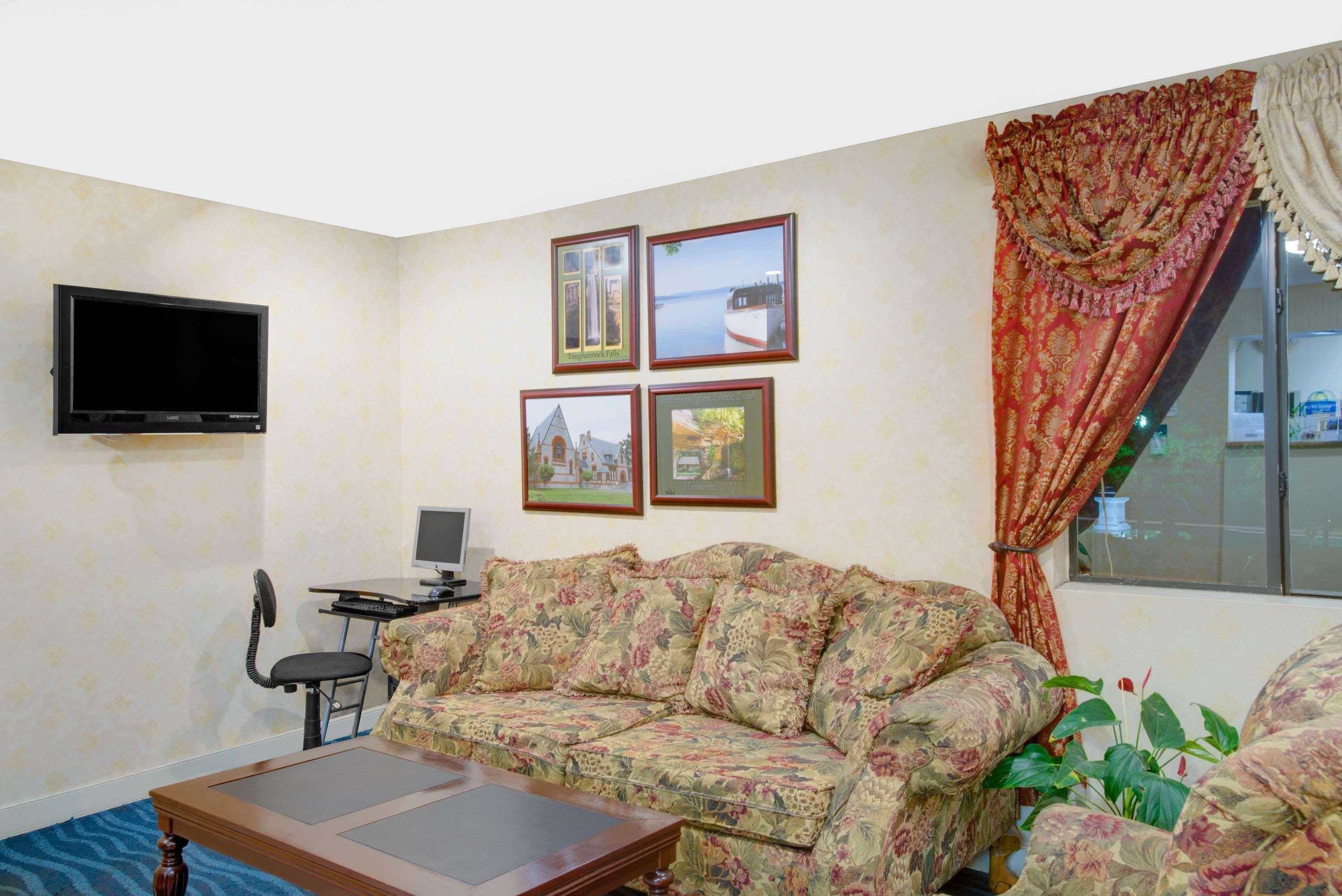 Days By Wyndham Auburn/finger Lakes Region Hotel Auburn